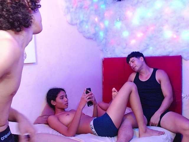  zarinabeautiful chat room