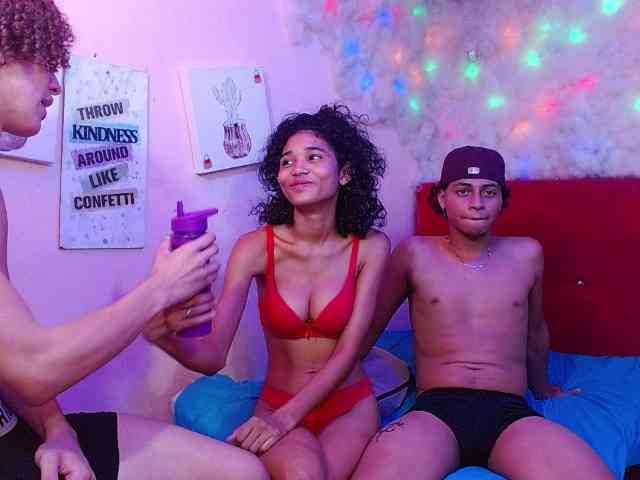 SSEXYYBITCHH webcam
