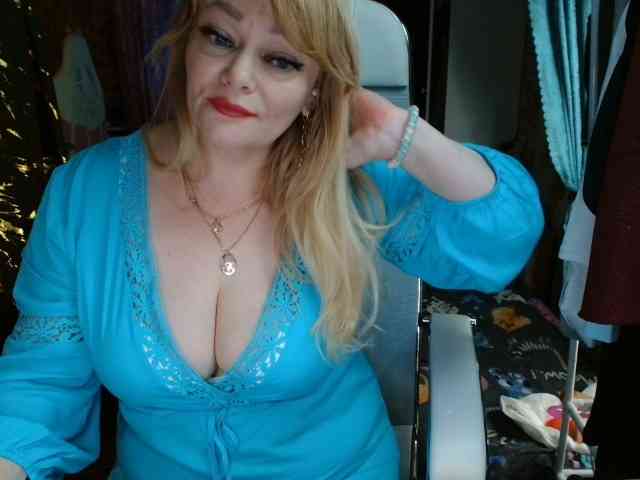 -favoriteblonde- webcam