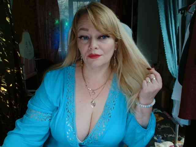 -favoriteblonde- webcam