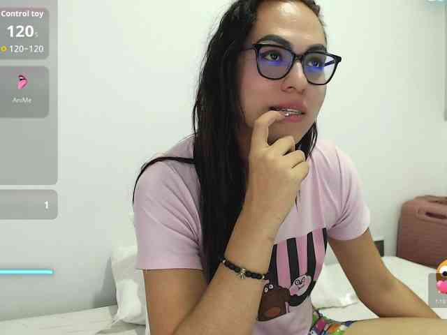 missbluu Live Webcam on BongaCams