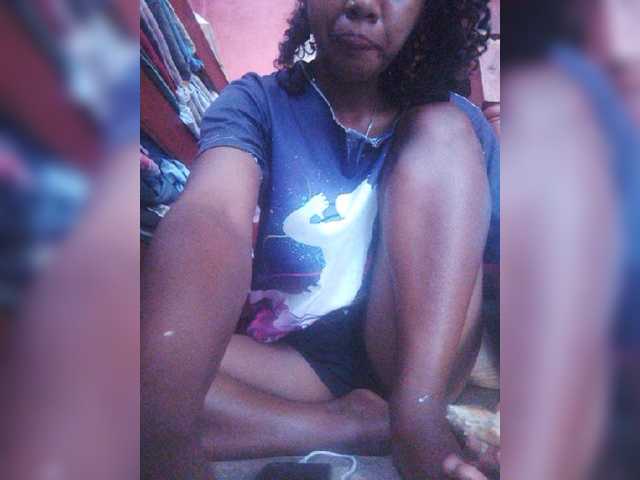 Sarah02 live cam on BongaCams