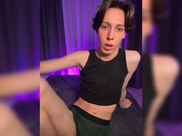 B-i-t-c-h live cam