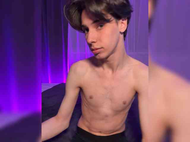 B-i-t-c-h Sex Cam Show