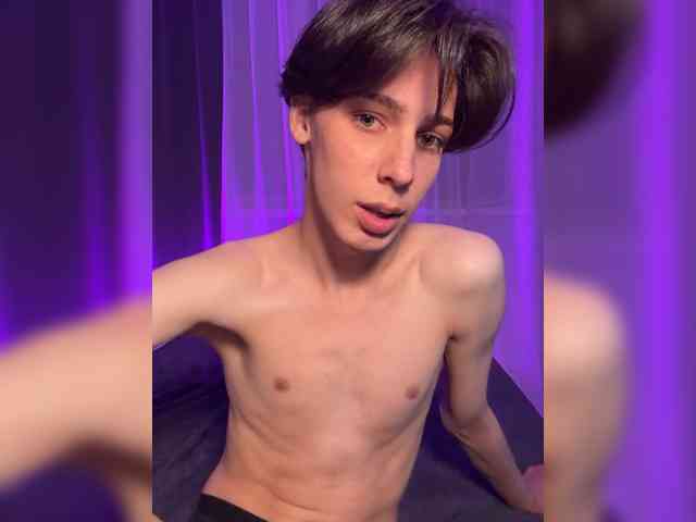 B-i-t-c-h Sex Cam Show