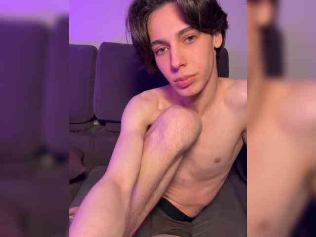 B-i-t-c-h Live Webcam on BongaCams