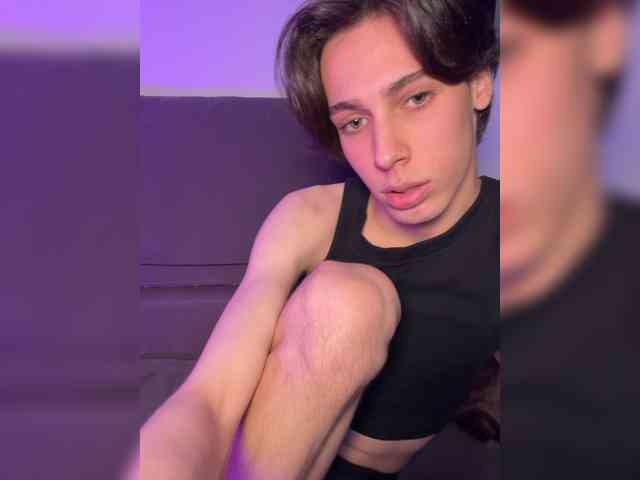 B-i-t-c-h Live Webcam on BongaCams