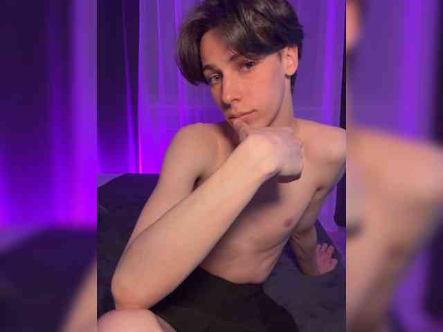 B-i-t-c-h Sex Cam Show