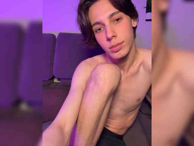 B-i-t-c-h Live Webcam on BongaCams