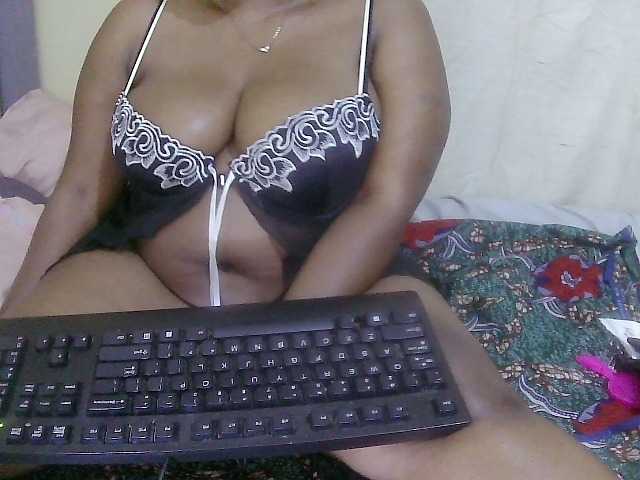 Strangerdanger2 live cam on BongaCams