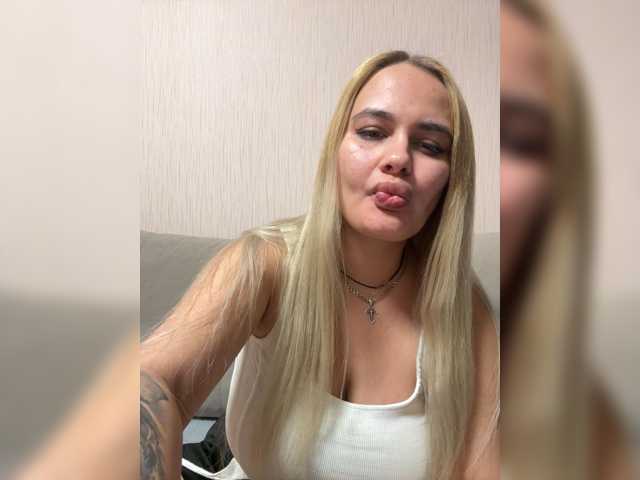 Sweetgirl31111 live cam