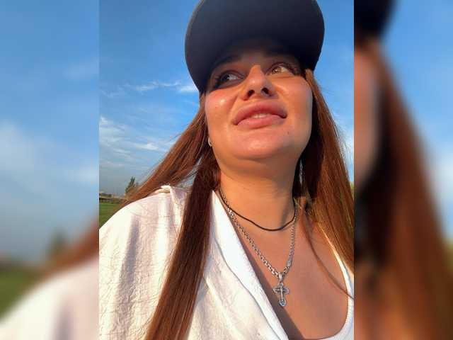 Sweetgirl31111 live webcam show