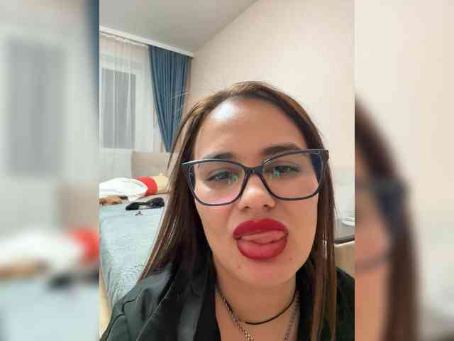 Sweetgirl31111 webcam