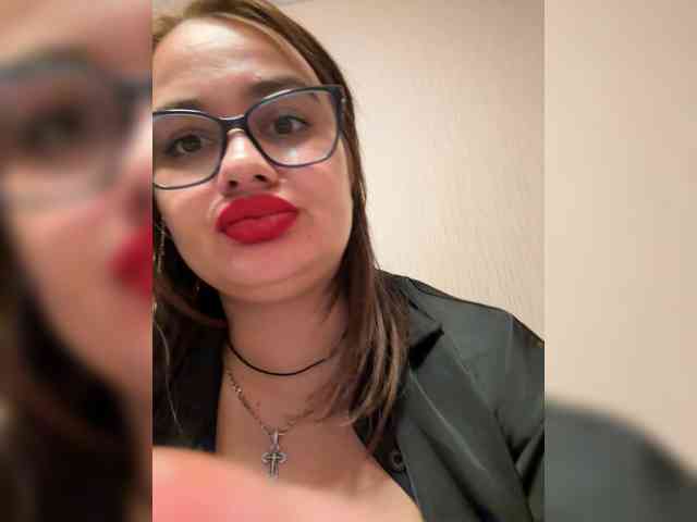 Sweetgirl31111 webcam