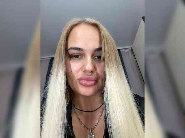 Sweetgirl31111 webcam