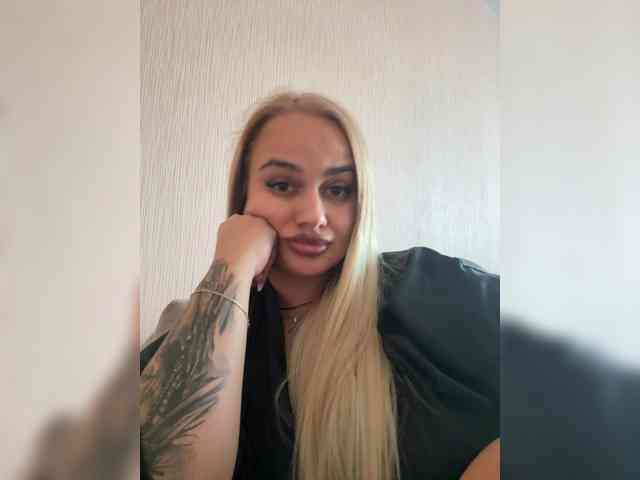 Sweetgirl31111 webcam