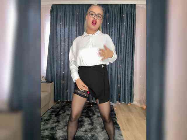 Sweetgirl31111 webcam