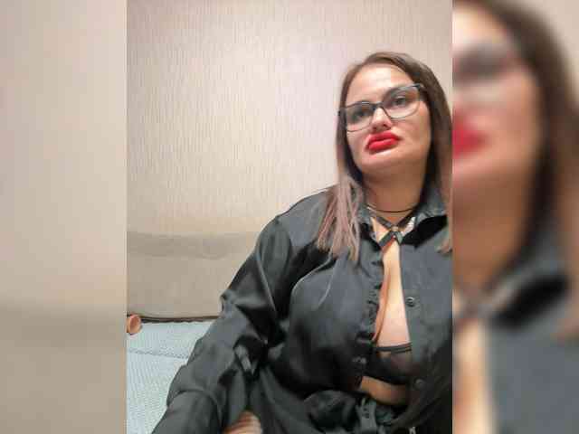 Sweetgirl31111 webcam