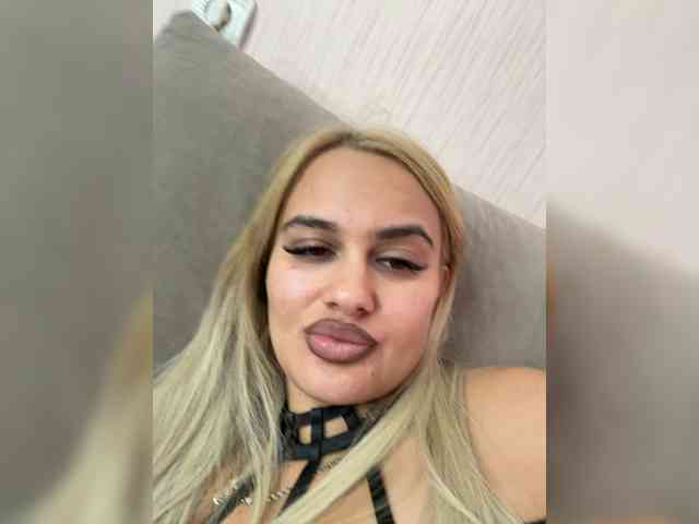 Sweetgirl31111 webcam