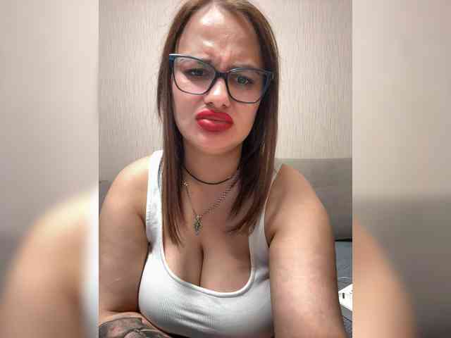 Sweetgirl31111 webcam