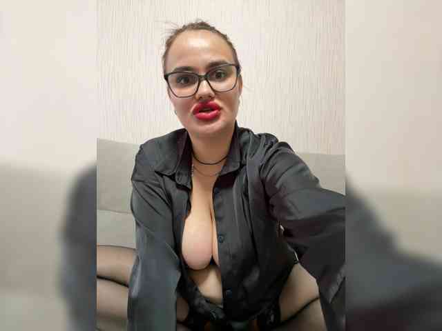 Sweetgirl31111 webcam