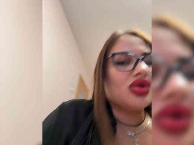 Sweetgirl31111 webcam