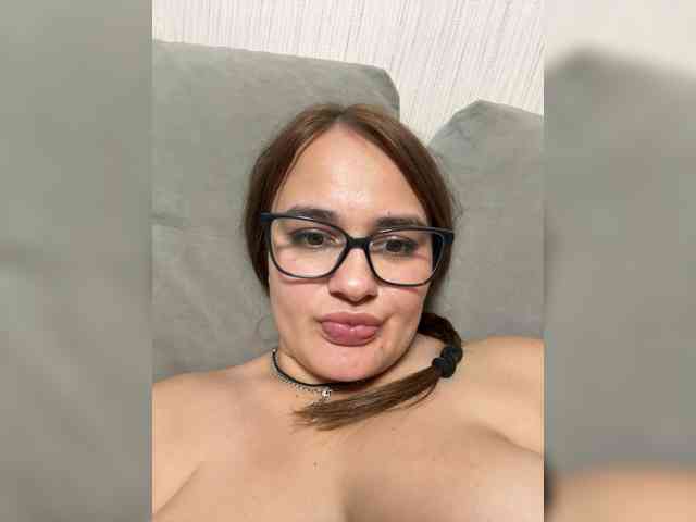 Sweetgirl31111 webcam