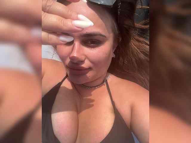 Sweetgirl31111 webcam