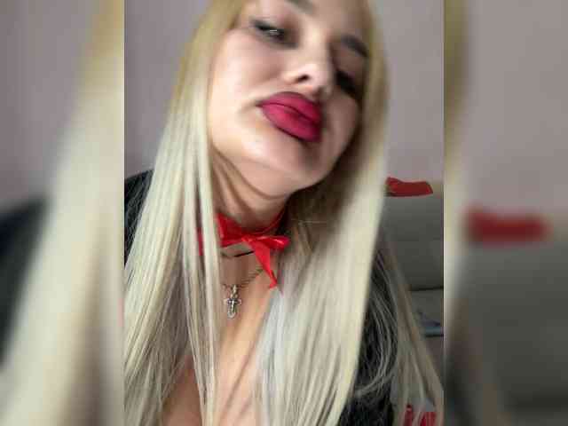 Sweetgirl31111 webcam