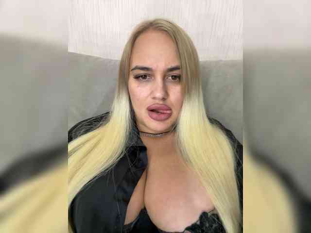Sweetgirl31111 webcam
