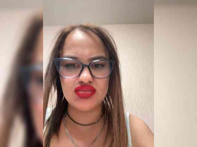 Sweetgirl31111 webcam