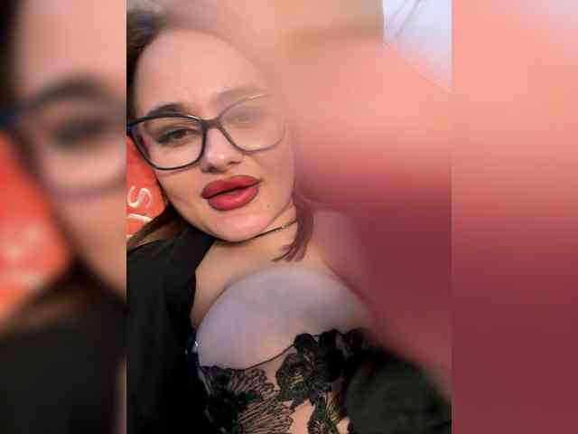Sweetgirl31111 webcam
