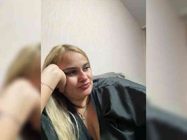 Sweetgirl31111 webcam