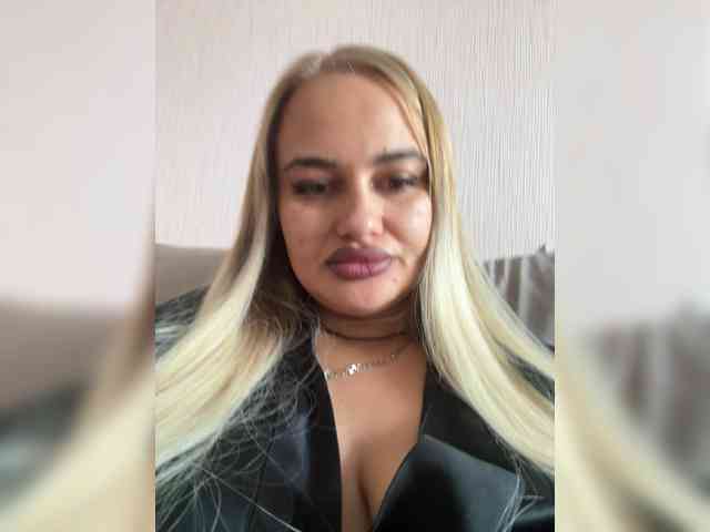 Sweetgirl31111 webcam