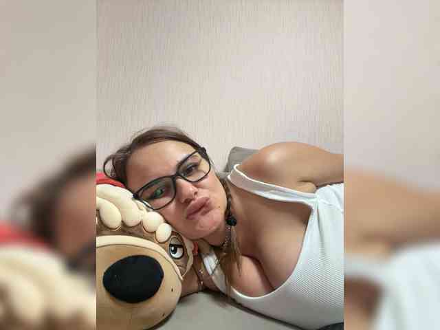 Sweetgirl31111 webcam