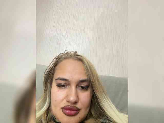 Sweetgirl31111 webcam