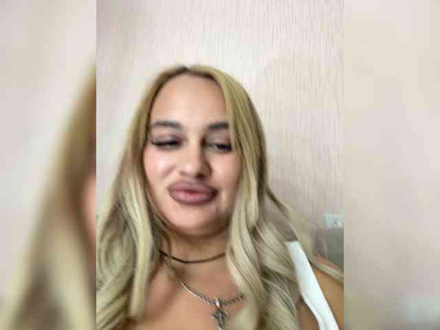 Sweetgirl31111 webcam