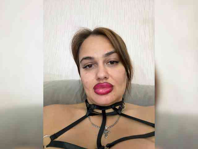 Sweetgirl31111 webcam