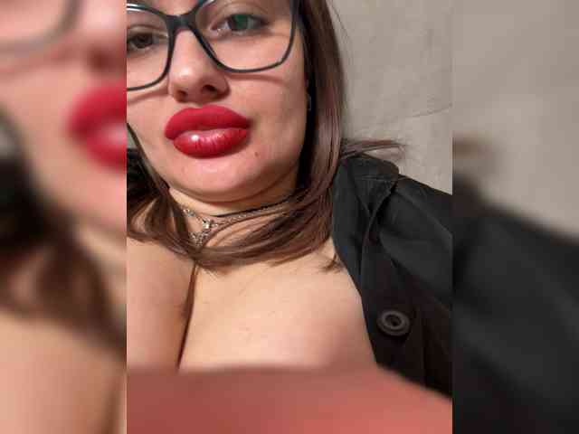 Sweetgirl31111 webcam