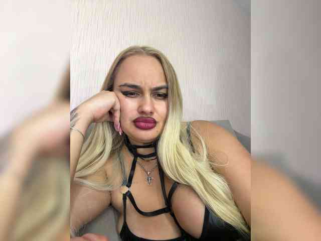 Sweetgirl31111 webcam