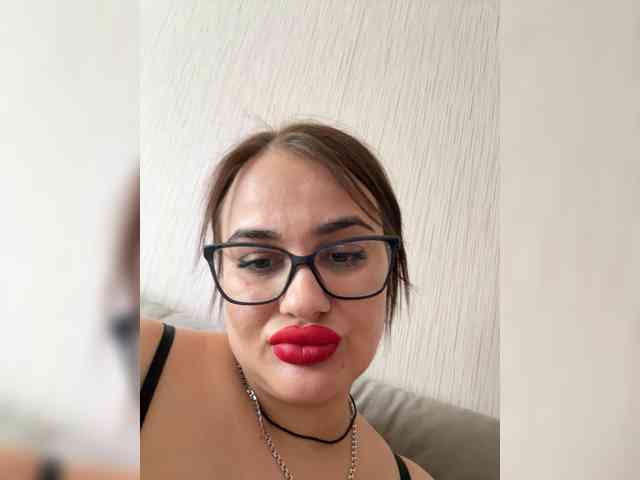 Sweetgirl31111 webcam