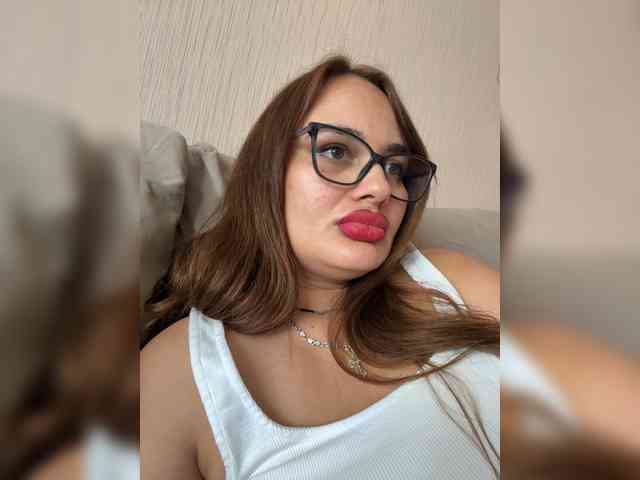 Sweetgirl31111 webcam