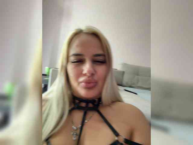 Sweetgirl31111 webcam