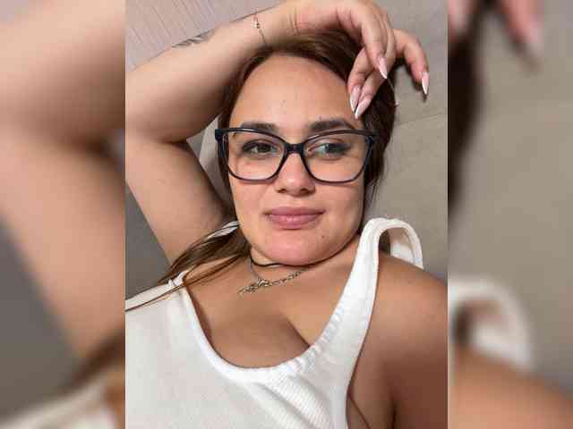 Sweetgirl31111 webcam