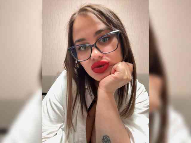 Sweetgirl31111 webcam