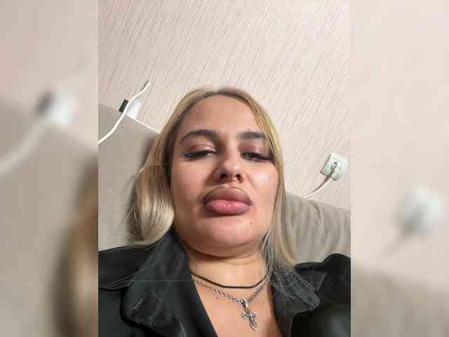 Sweetgirl31111 webcam