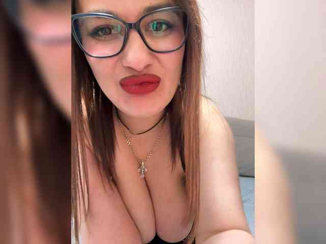 Sweetgirl31111 webcam