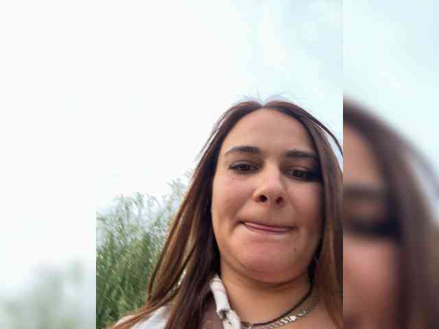Sweetgirl31111 webcam