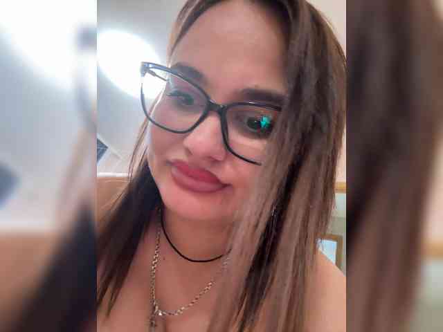 Sweetgirl31111 webcam