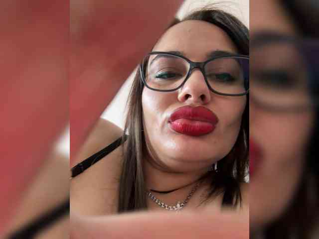 Sweetgirl31111 webcam
